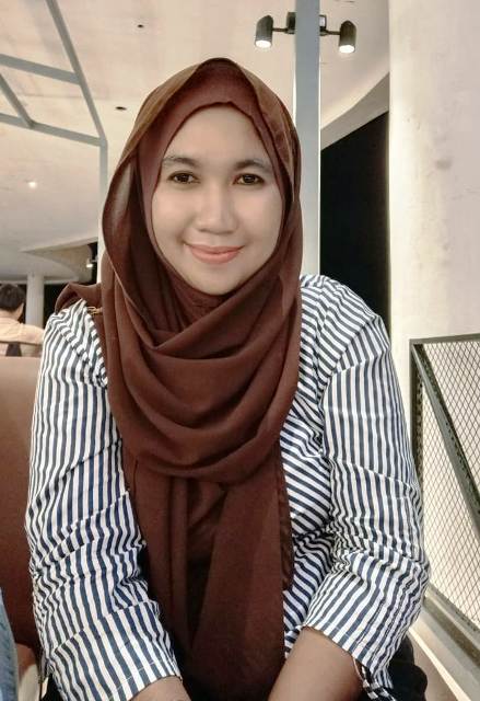 Ina Harlina, Mahasiswi Raja Haji Tanjungpinang