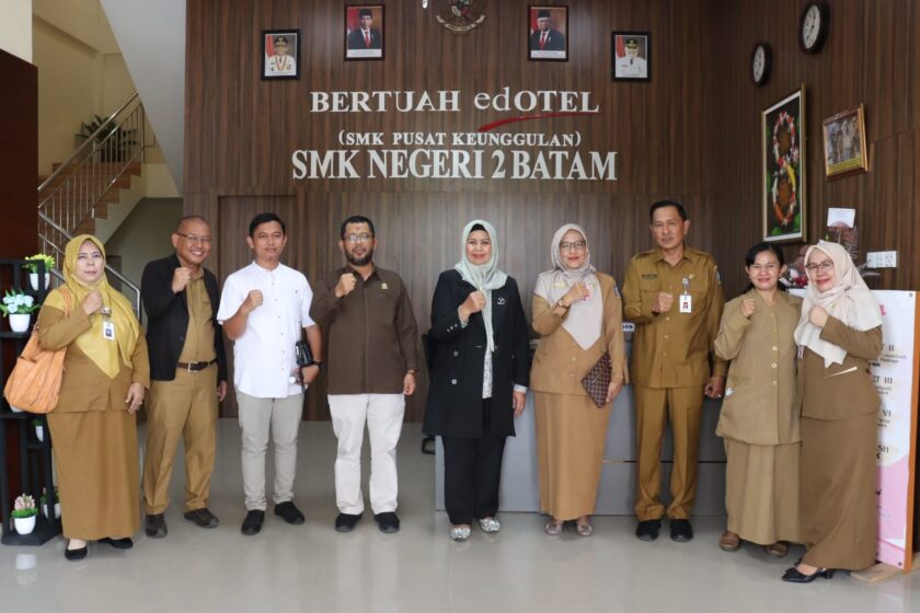 Ketua Komisi IV DPRD Kepri bersama anggota DPRD Natuna. (Foto DPRD Kepri)