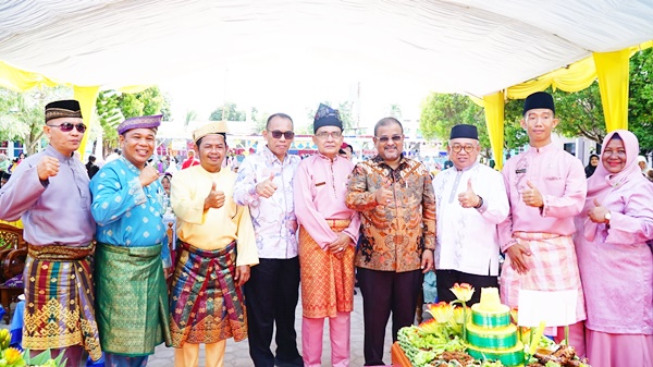 Berfoto bersama. (Foto Diskominfo Karimun)