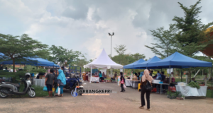 Disperindag Kepri saat menggelar Pasar Murah. (Foto GK.com / Nadya)