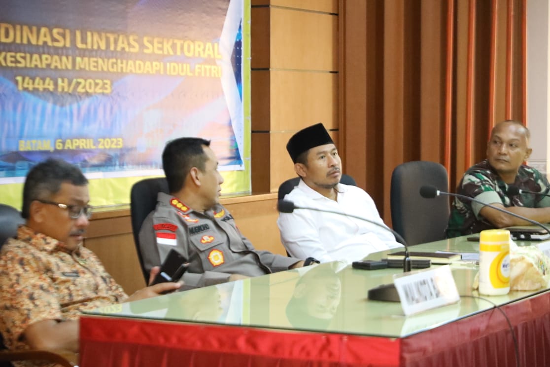 Ketua DPRD Kota Batam, Nuryanto (kemeja putih) saat menghadiri Rapat Koordinasi Lintas Sektoral di Aula Mapolresta Barelang