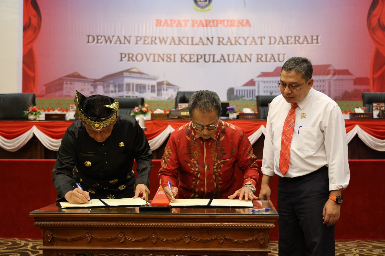 APBD Kepri 2023 Disahkan APBD Kepri 2023 Disahkan : Alokasi Anggaran Mandatory Spending